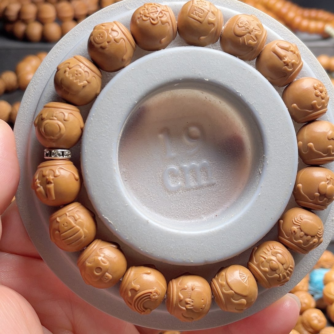 猴头核桃吊坠蜜罐