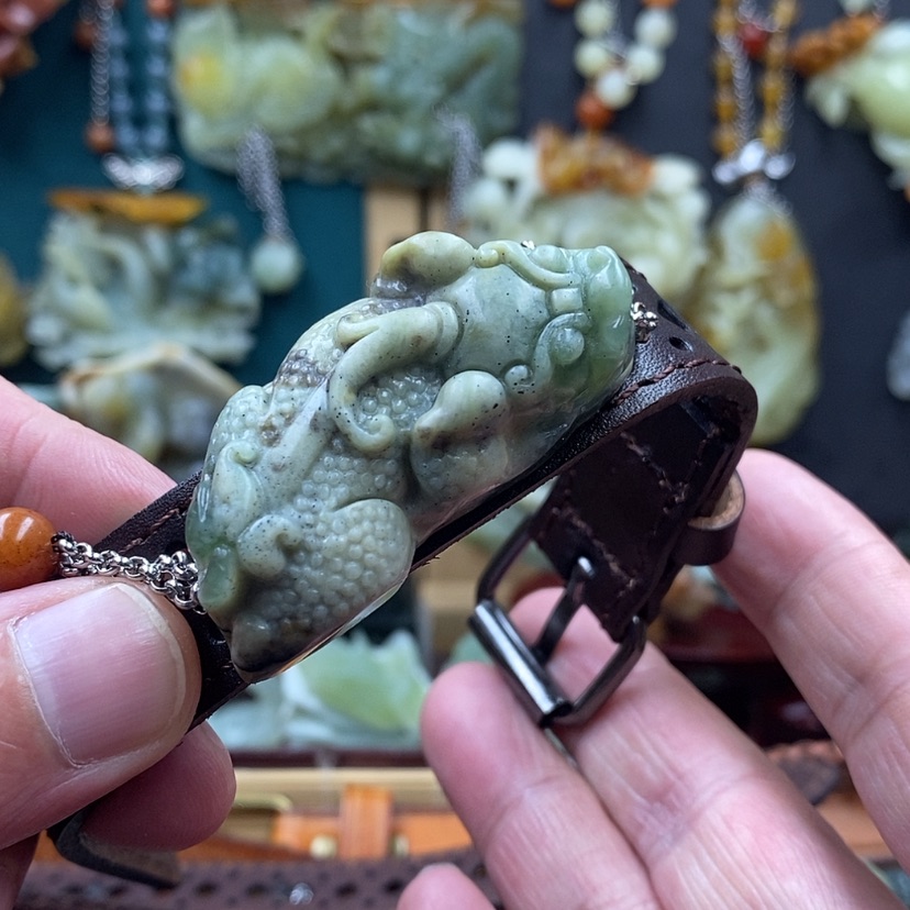 【闪购商品】蛇纹石玉手牌未镶嵌