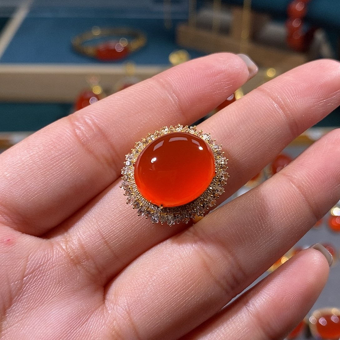 南红玛瑙戒指18K金镶嵌萍*