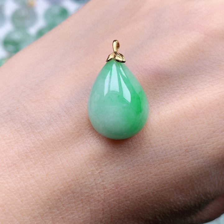 翡翠吊坠(不含链)18K金镶嵌