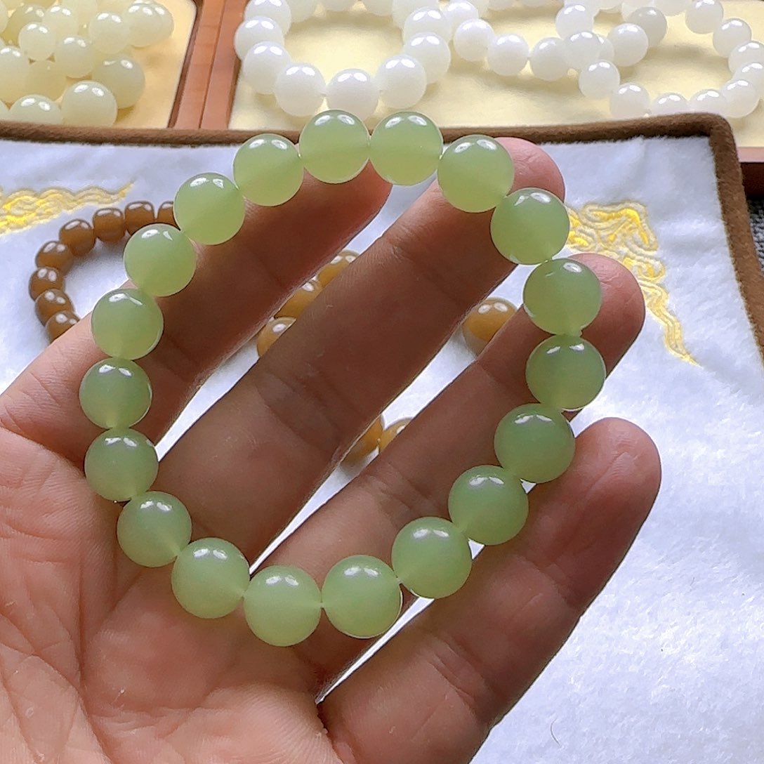 和田玉10沙枣青未镶嵌