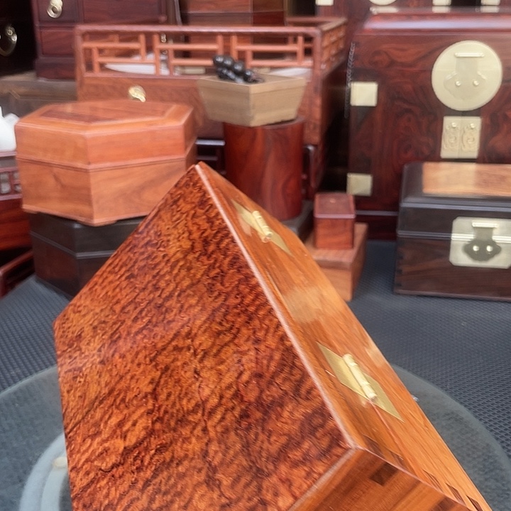 木24。14。9巴西华丽木