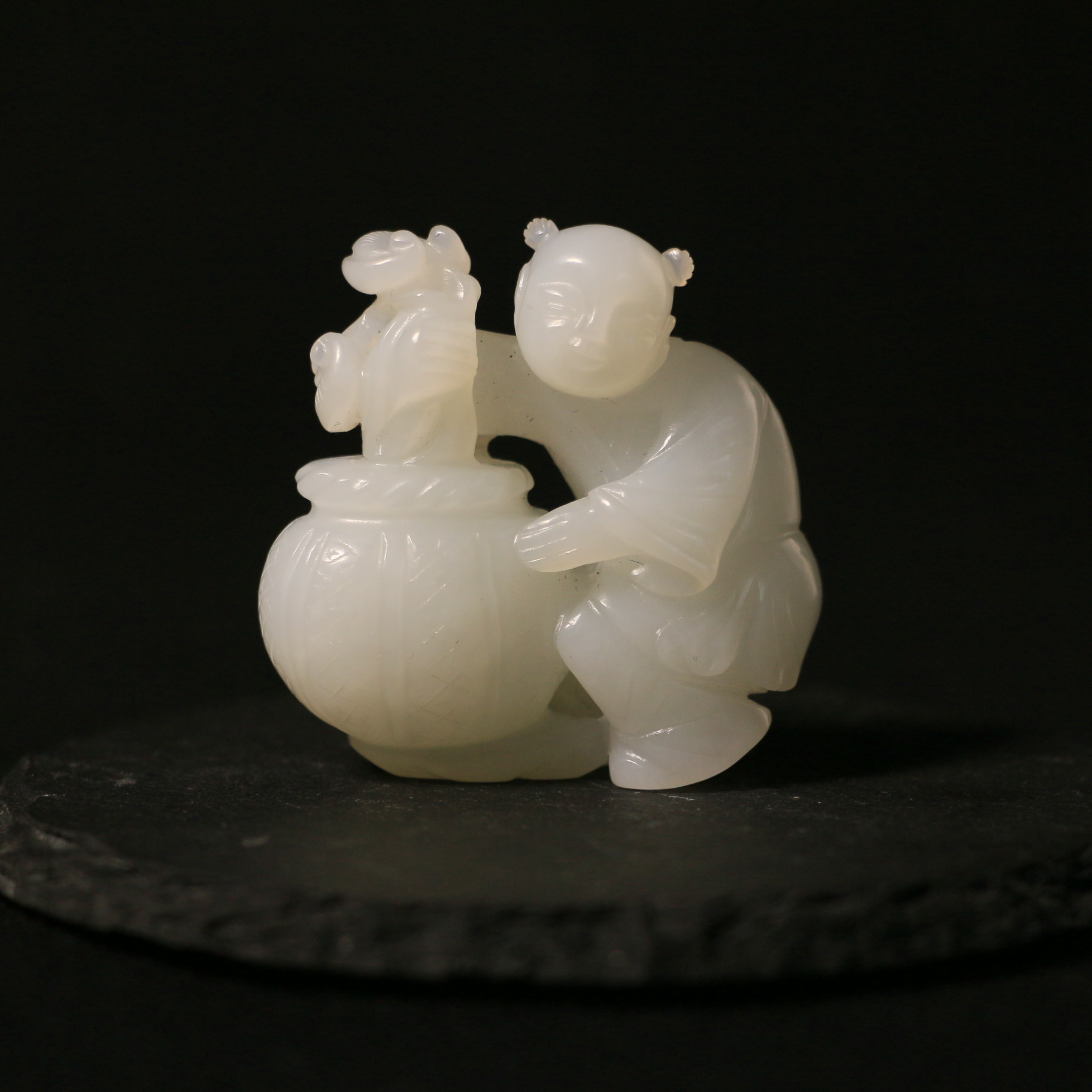 W7 清 白玉圆雕福寿童子吊坠