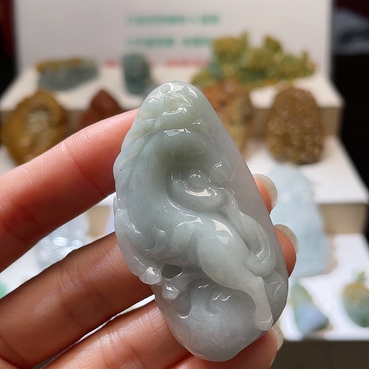 翡翠未镶嵌颈饰翡翠