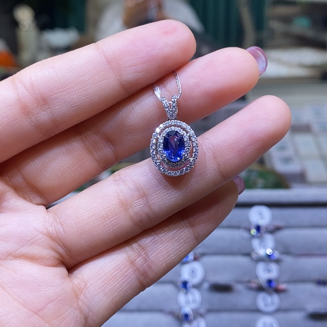 蓝宝石吊坠(赠链)银S925镶嵌天然蓝宝石