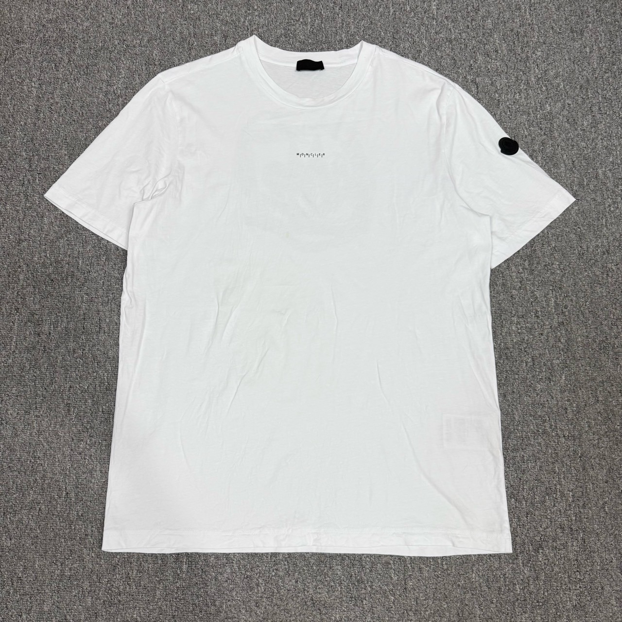 99新 MONCLER 13326913 Moncler蒙口新款白色手臂黑标logo短袖L码