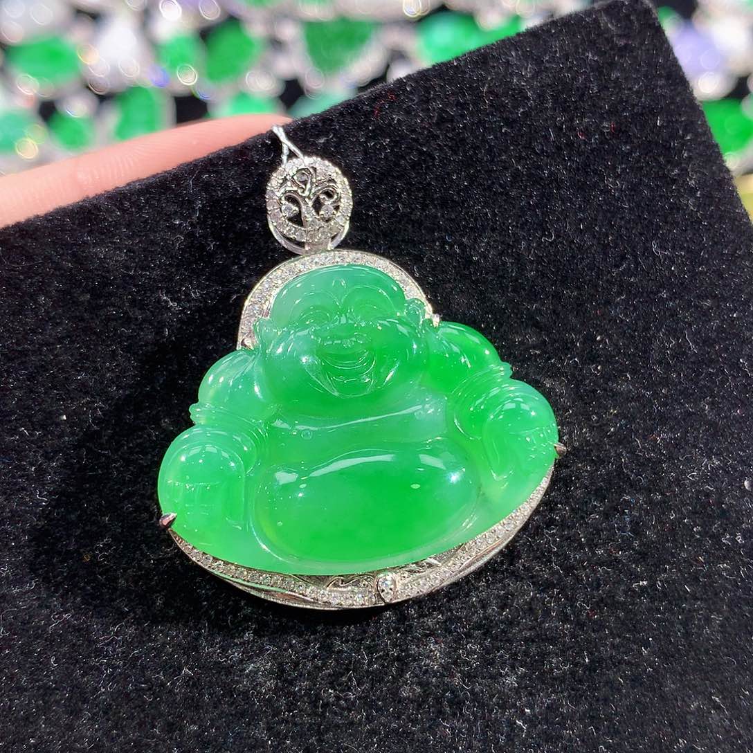 翡翠18K金镶嵌颈饰