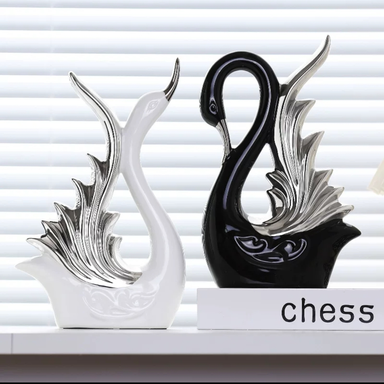 轻奢简约陶瓷天鹅摆件客厅酒柜电视柜高档乔迁新居家居软装装饰品