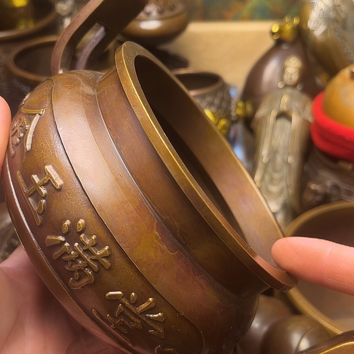 精美铜器批发档口