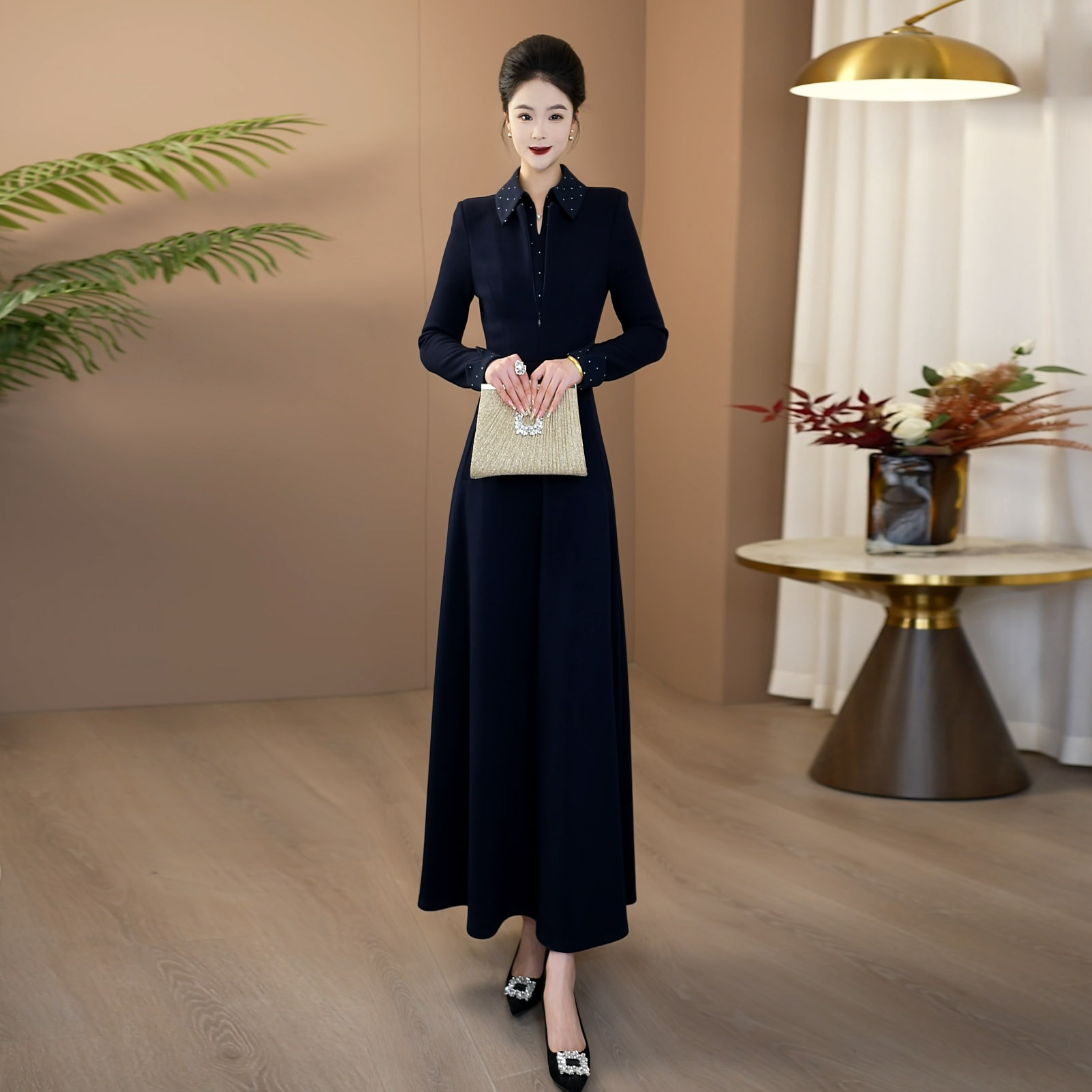 高端显瘦简约气质大气十足连衣裙2025新款修身时尚高贵裙子260