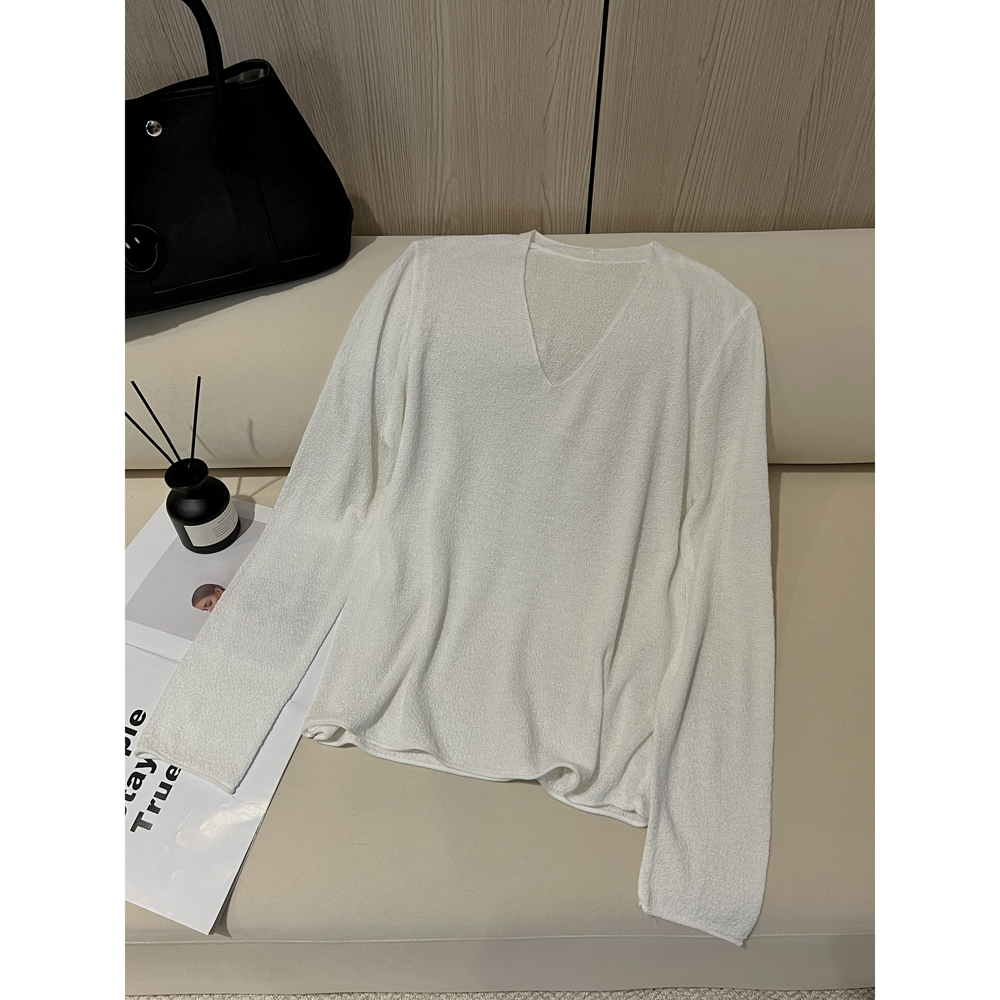 薄款微透V领针织打底衫WJ25795