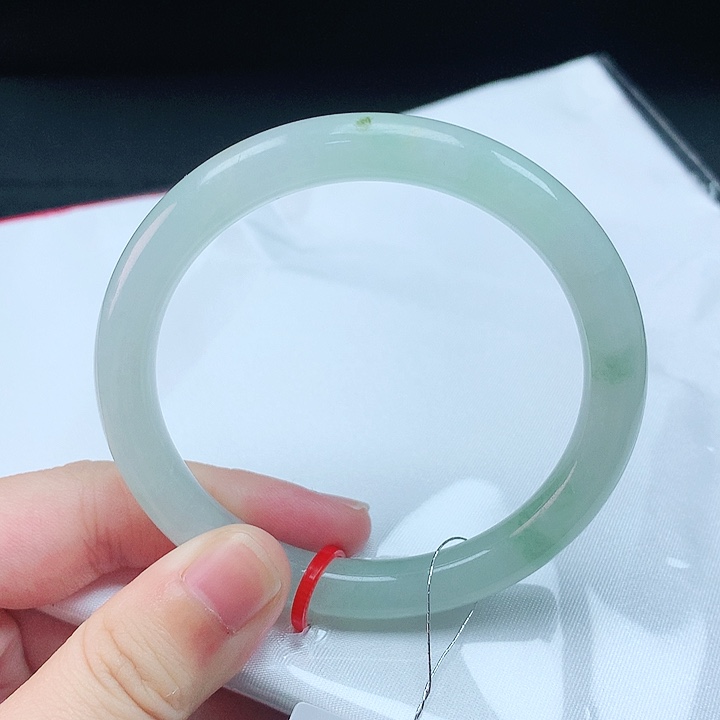 翡翠手镯未镶嵌53圈
