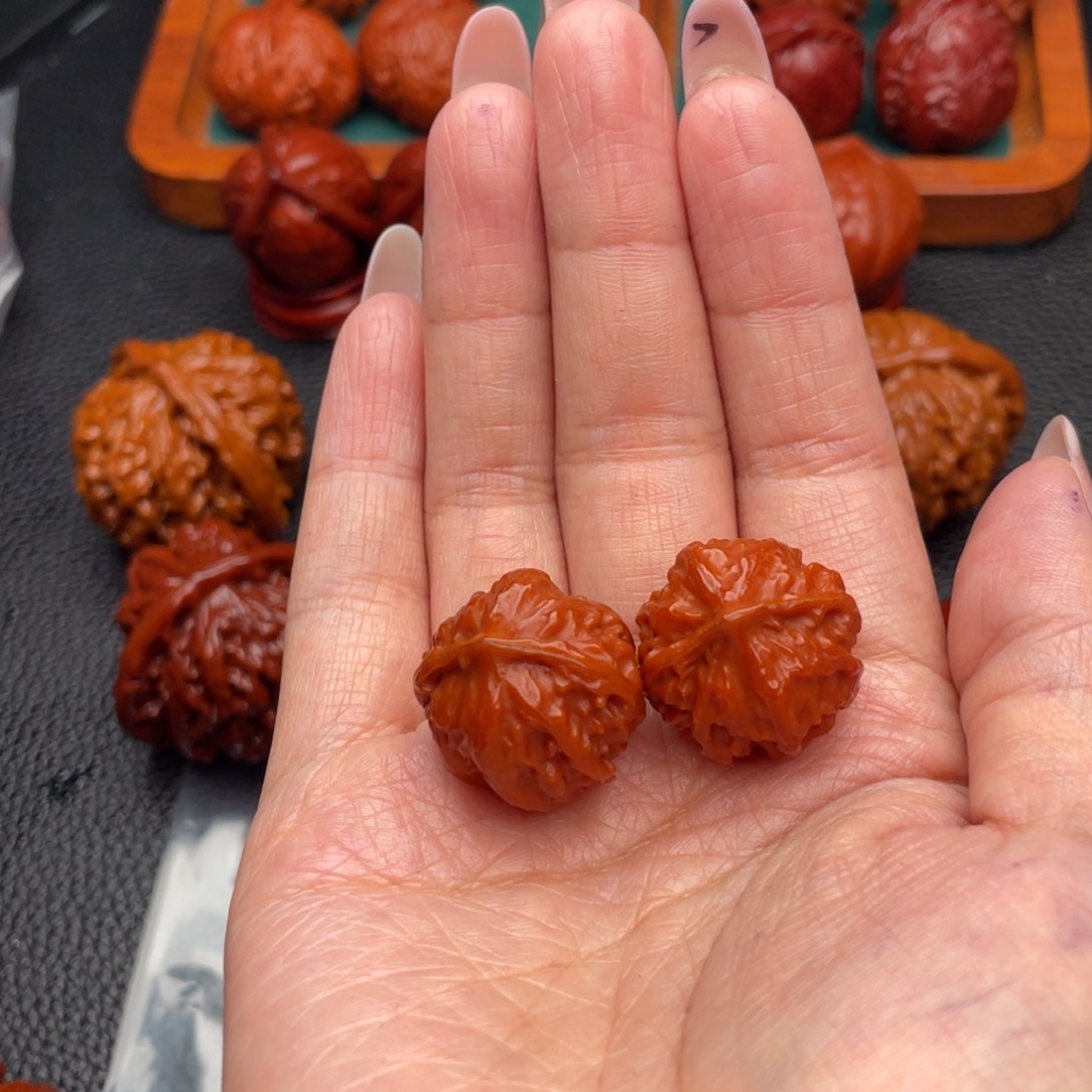 文玩核桃把件小霸王龙