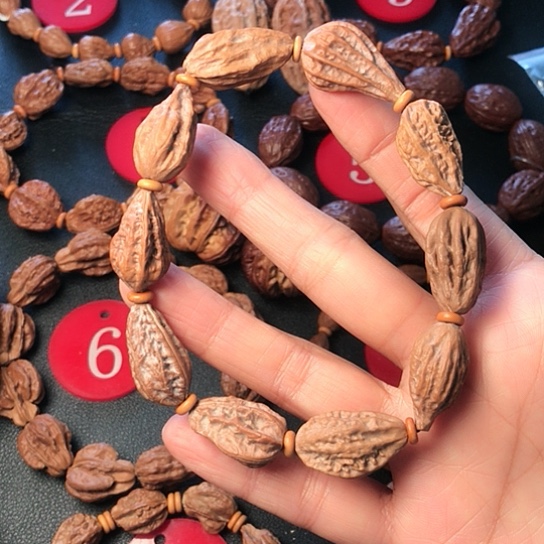 文玩核桃手串小雪12