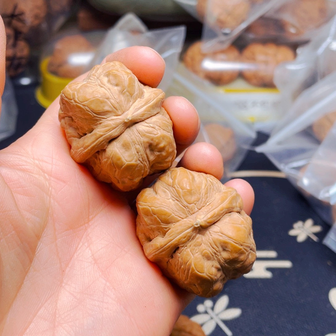 吊坠文玩核桃?****〰玉蝉一对