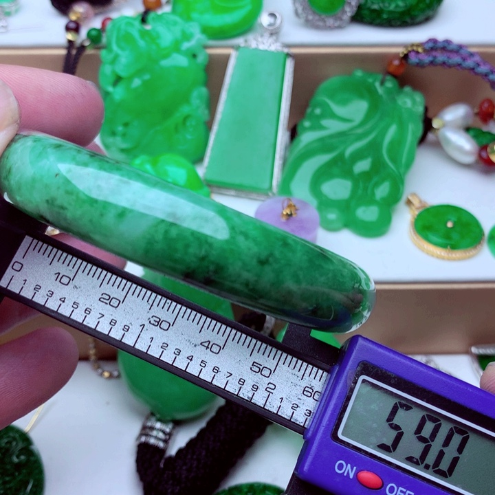 未镶嵌手镯翡翠…．．