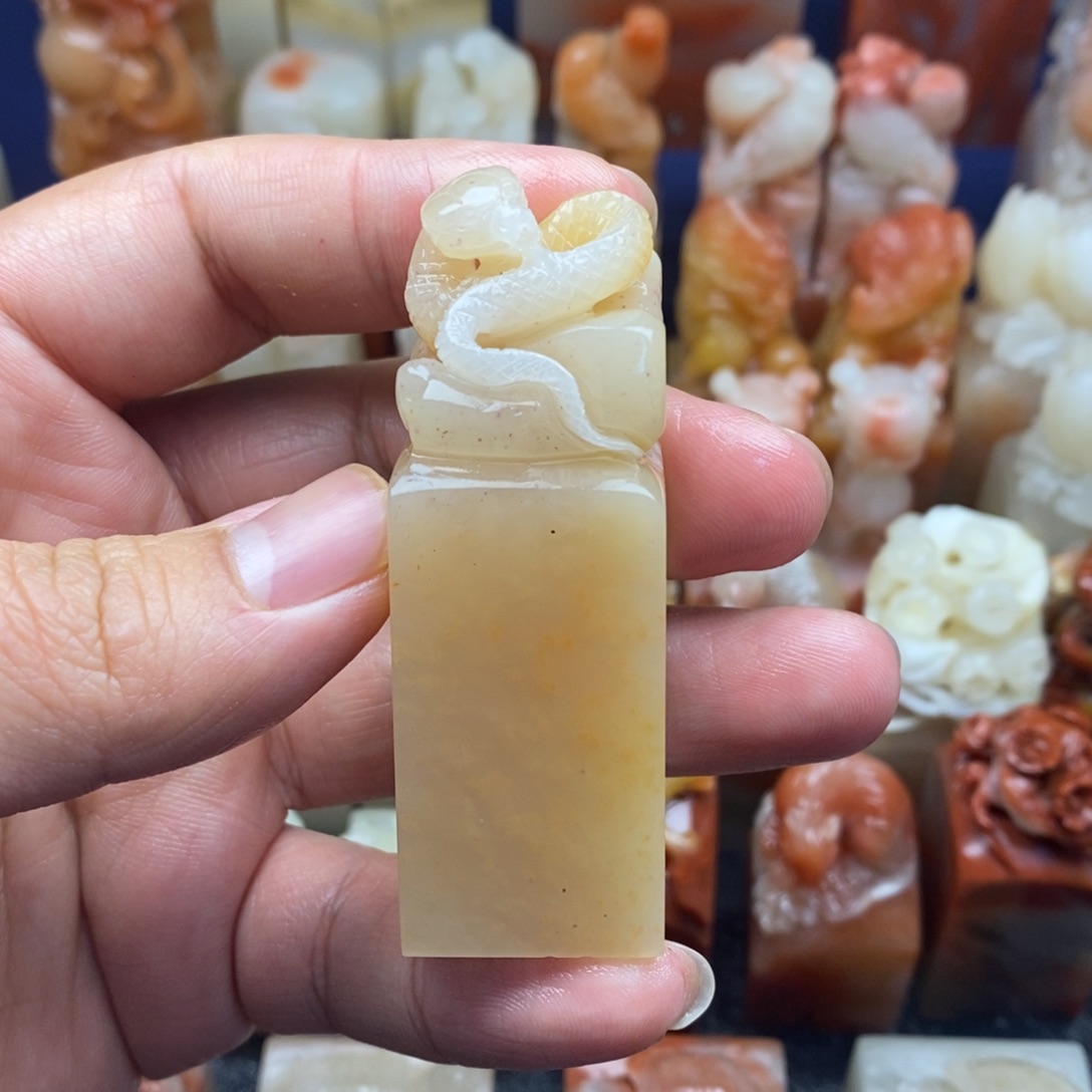 寿山石印石老挝巧雕 蛇