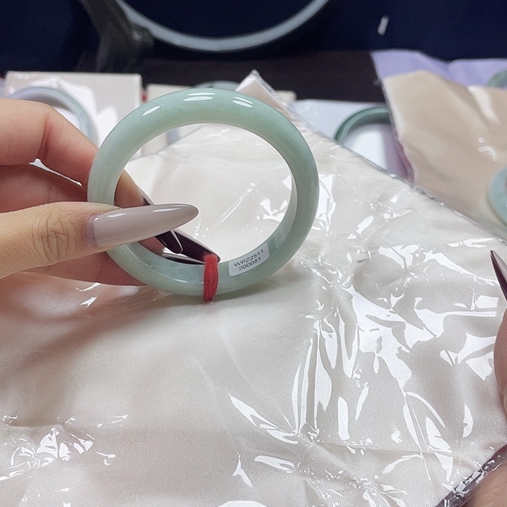 未镶嵌手镯翡翠夜班