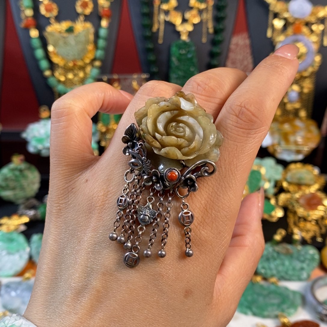 翡翠颈饰银S925镶嵌戒指