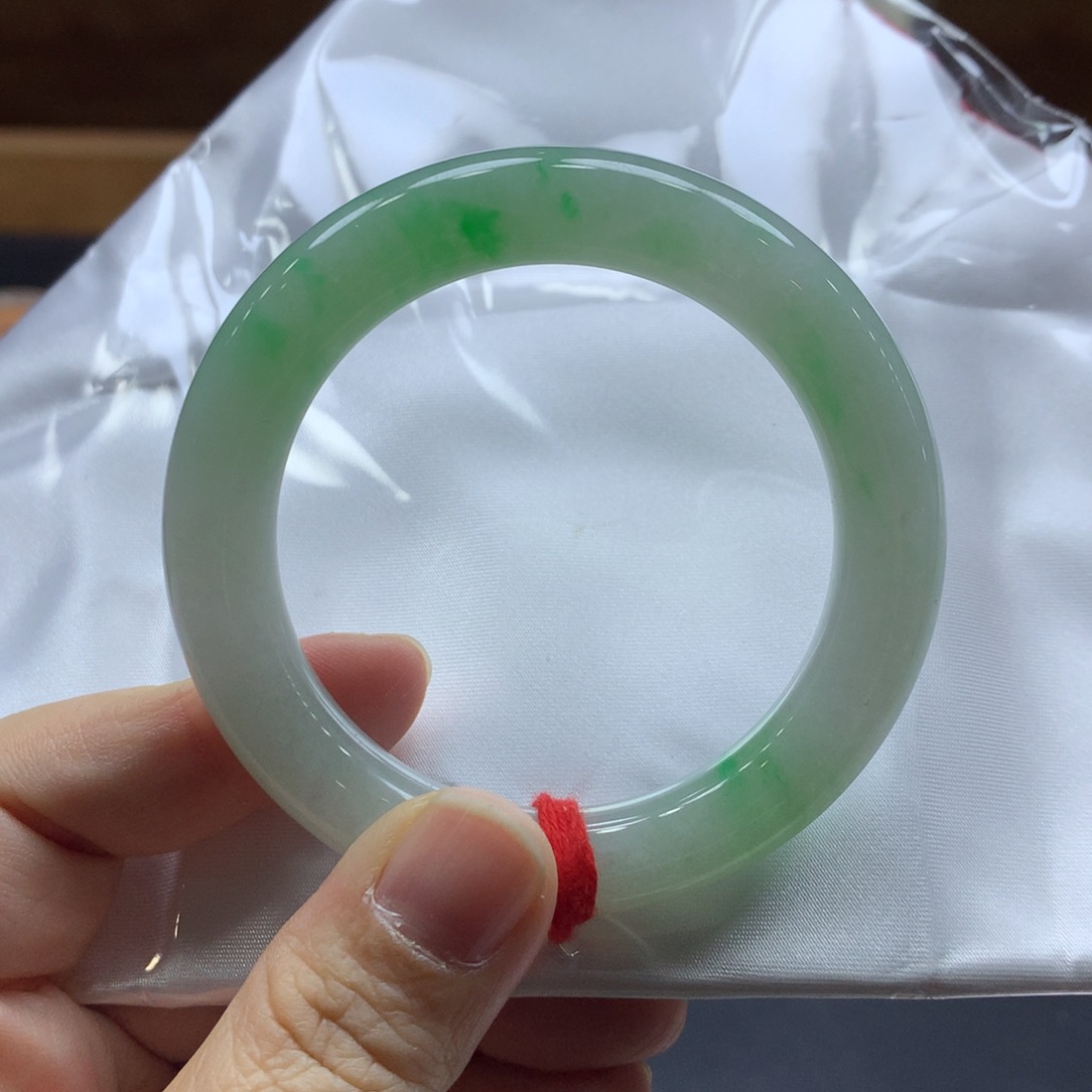 翡翠手镯未镶嵌冰绿圆条51-52