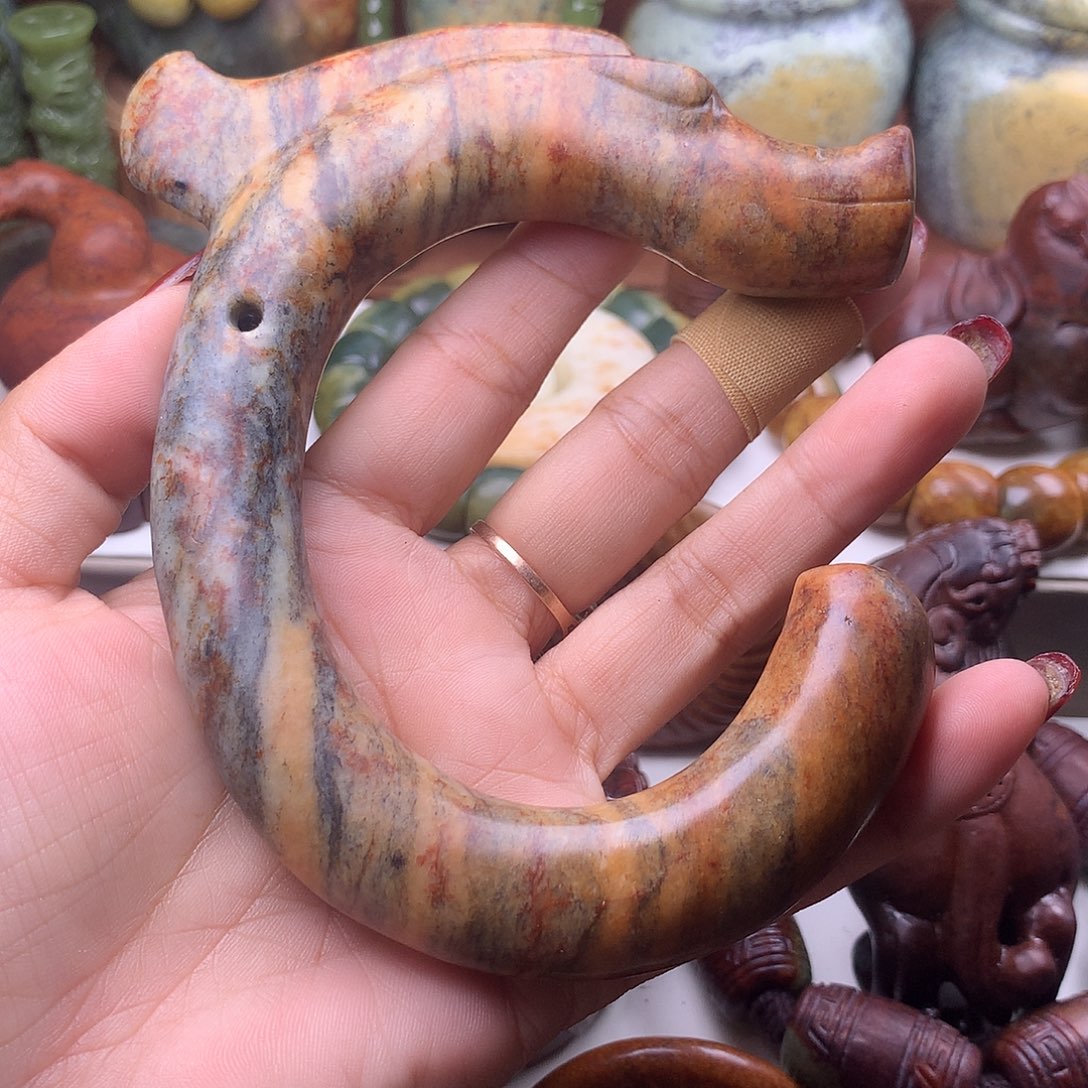 岫岩河磨玉（透闪石质玉）未镶嵌把件