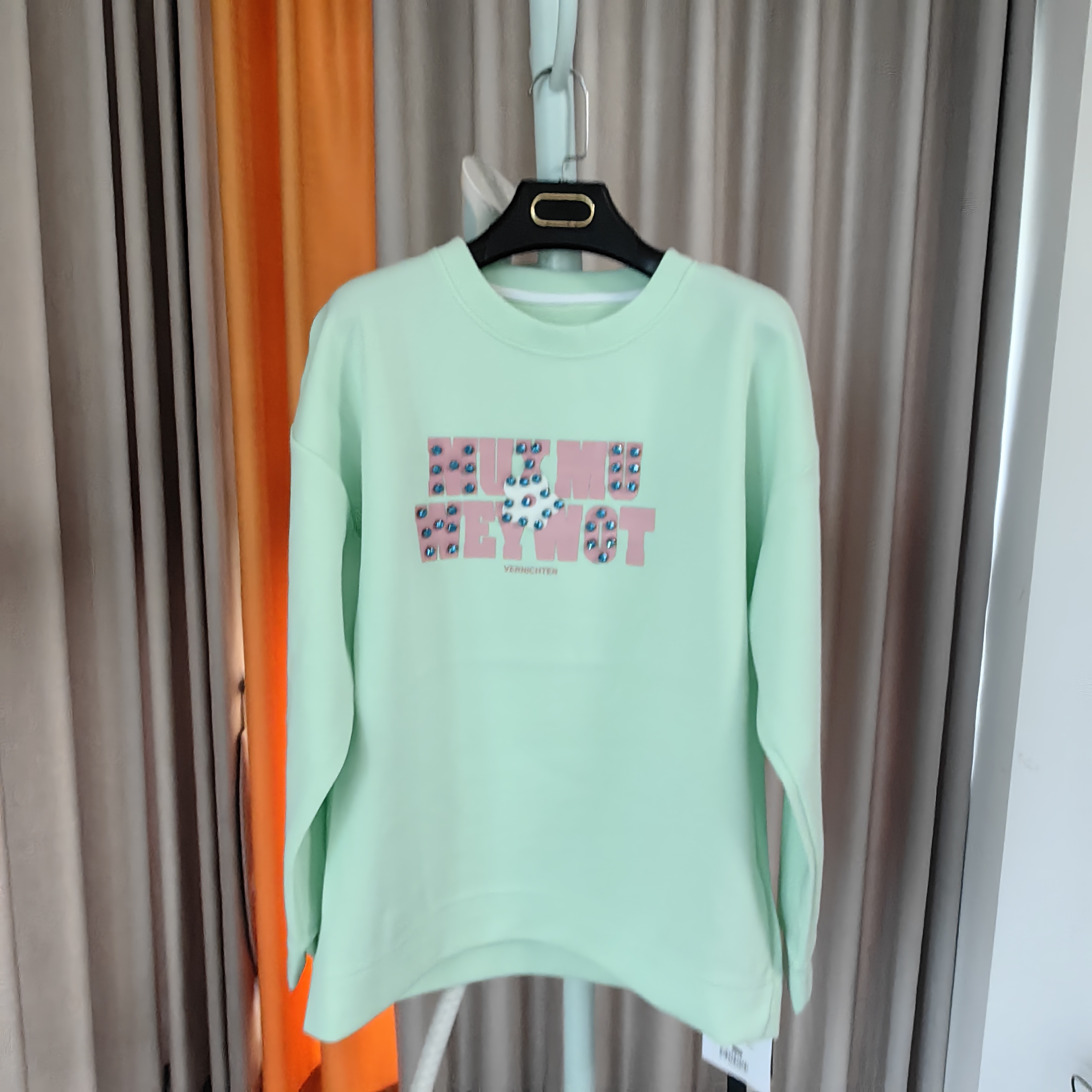 圆领卫衣绿色长袖时尚秋季休闲女卡通动漫加绒女款运动百搭