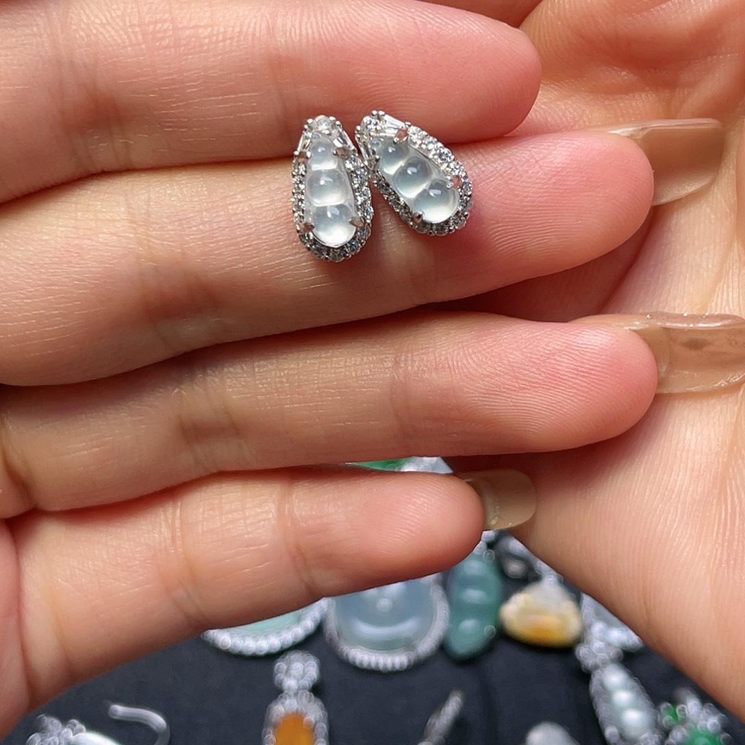 澳***o翡翠银S925镶嵌颈饰耳钉 买断