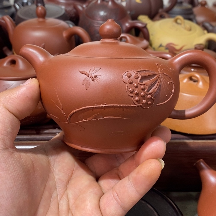 紫砂茶壶?**?精工制作