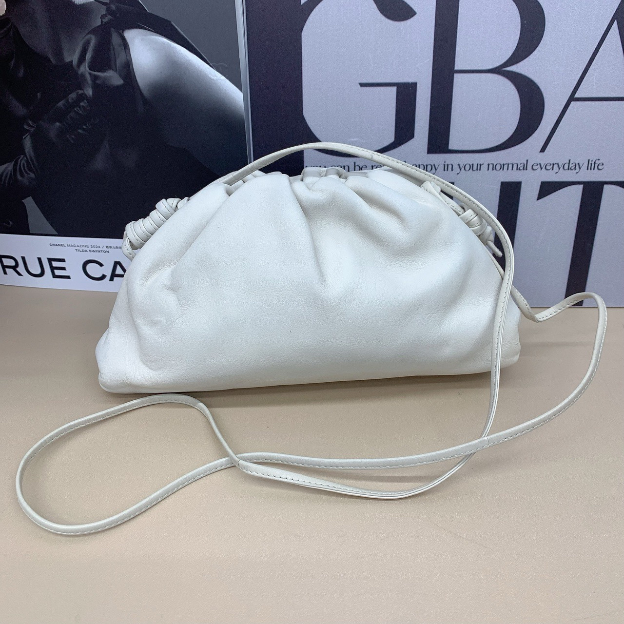 95新 BOTTEGA VENETA/葆蝶家 bv 葆蝶家  白色云朵包 mini