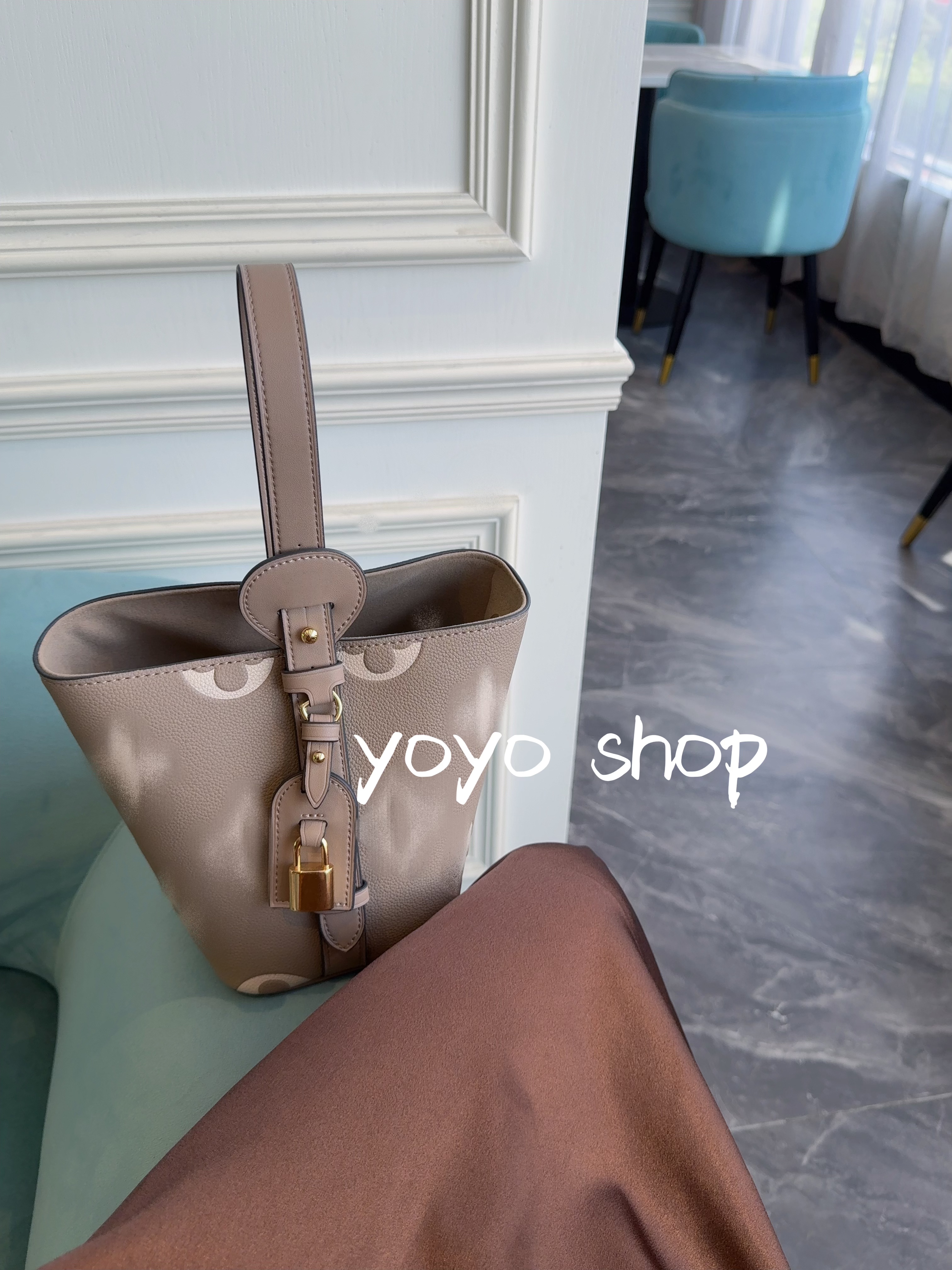 yoyoshop马户家大象灰水桶包包（18x16x12）