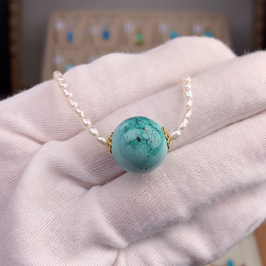 绿松石颈饰未镶嵌