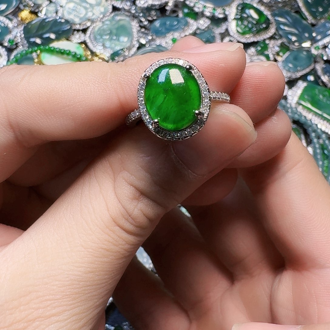 翡翠未镶嵌颈饰天然A货翡翠放漏