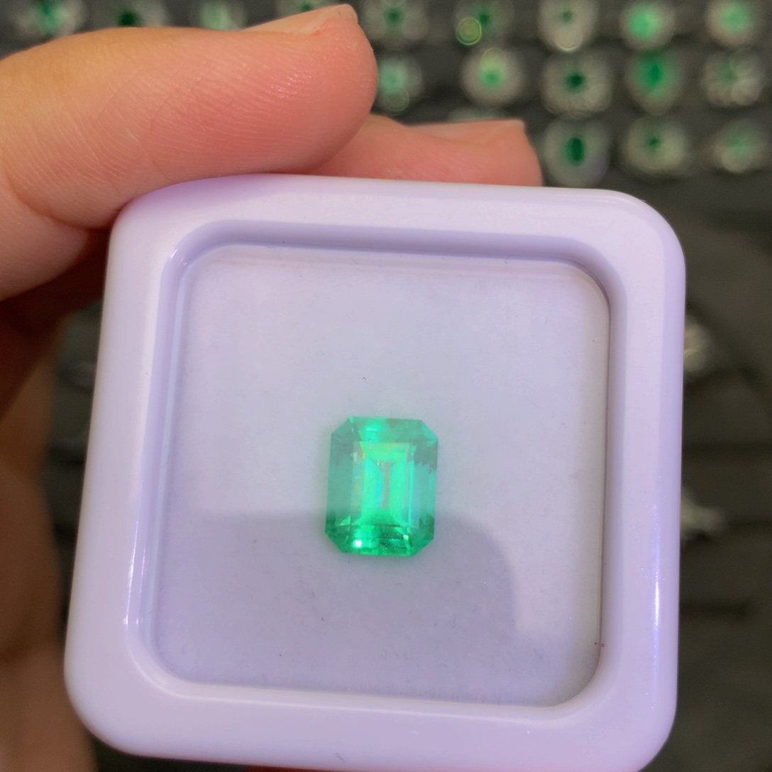 祖母绿裸石未镶嵌乐*2.81