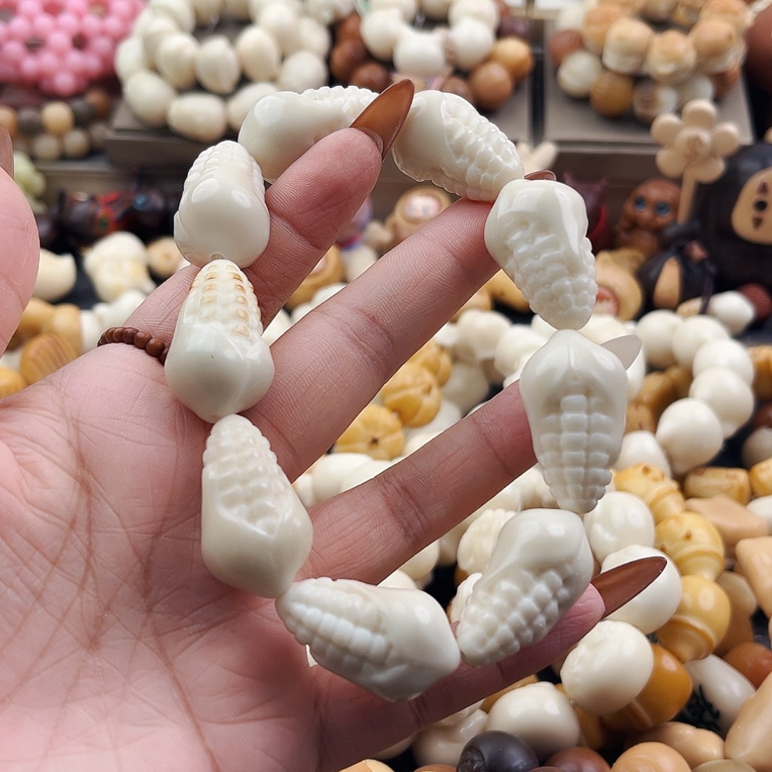 吊坠菩提根/象牙果玉米