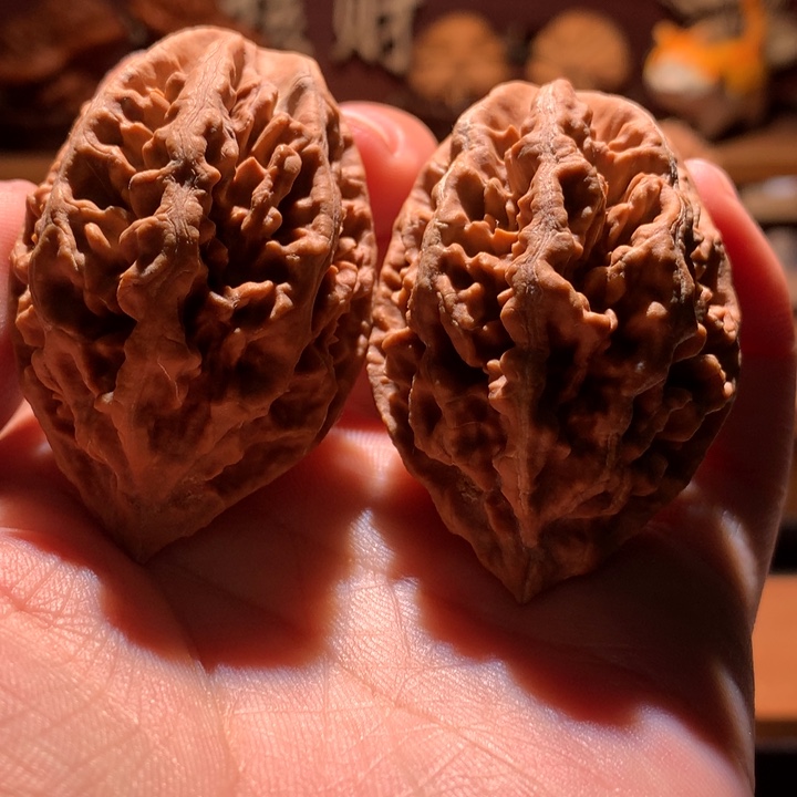 吊坠文玩核桃楸玥核27浮黄