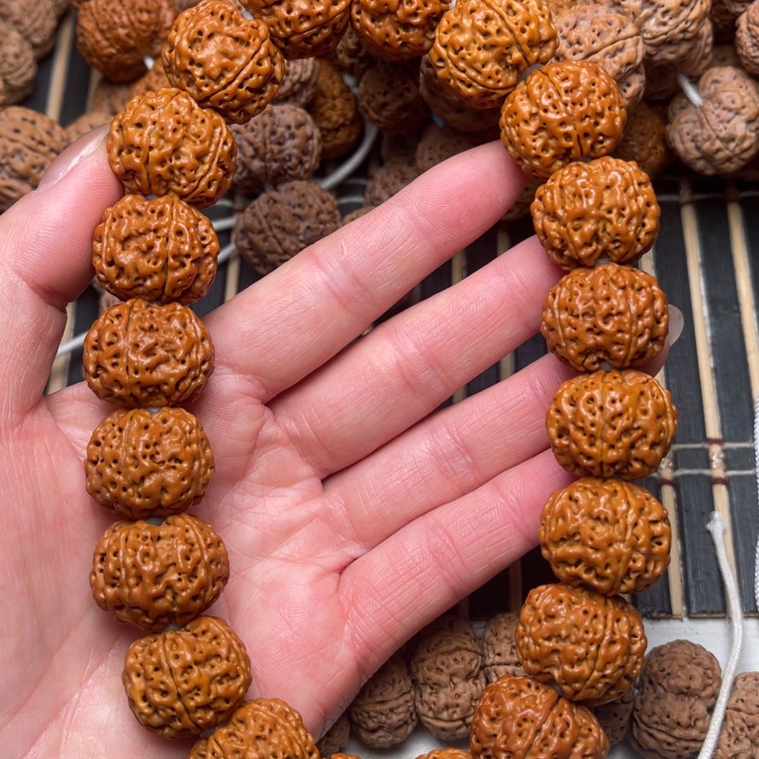 菩提尼泊尔大金刚原生态蜂窝梅花手持21+