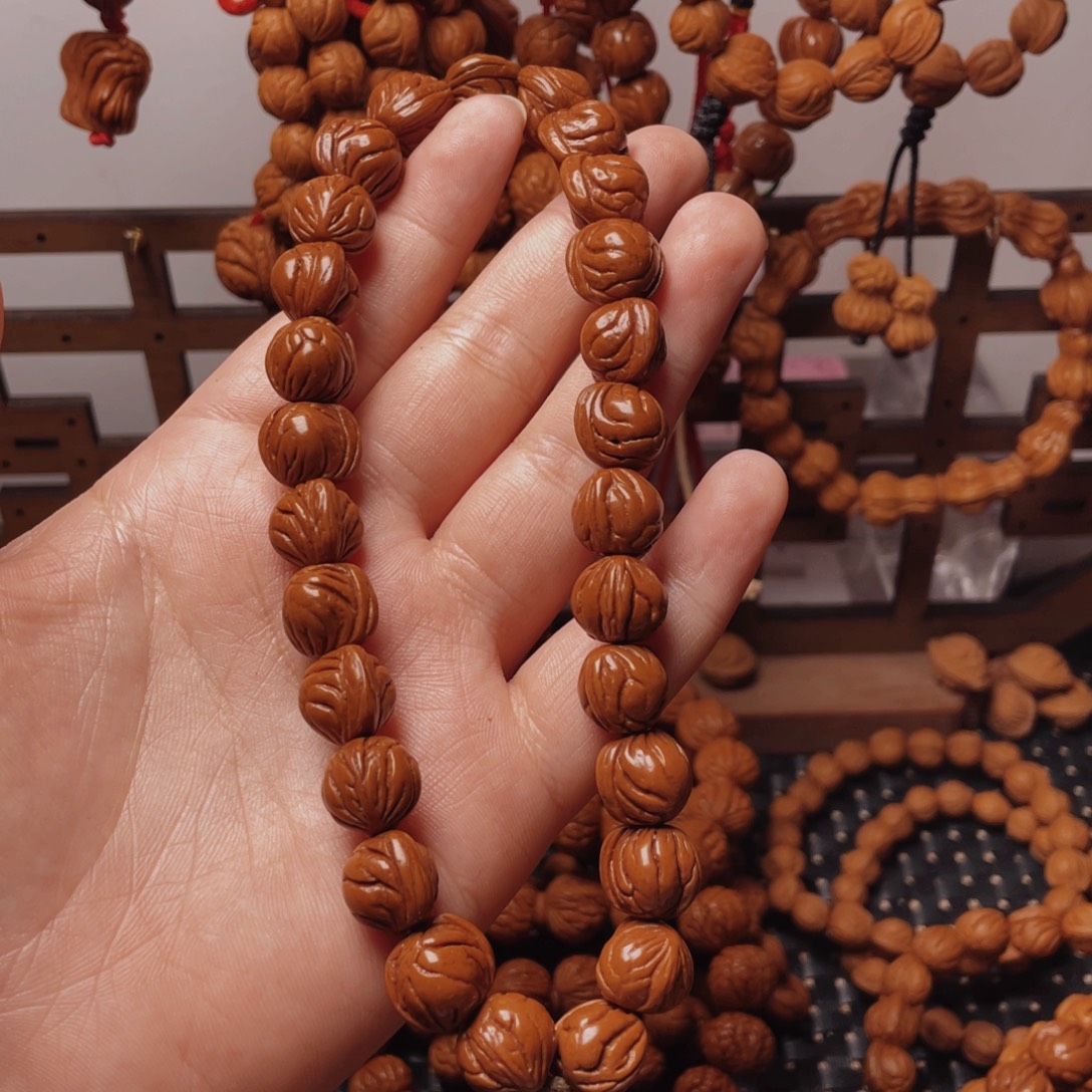 木质类龙纹桃枭手串