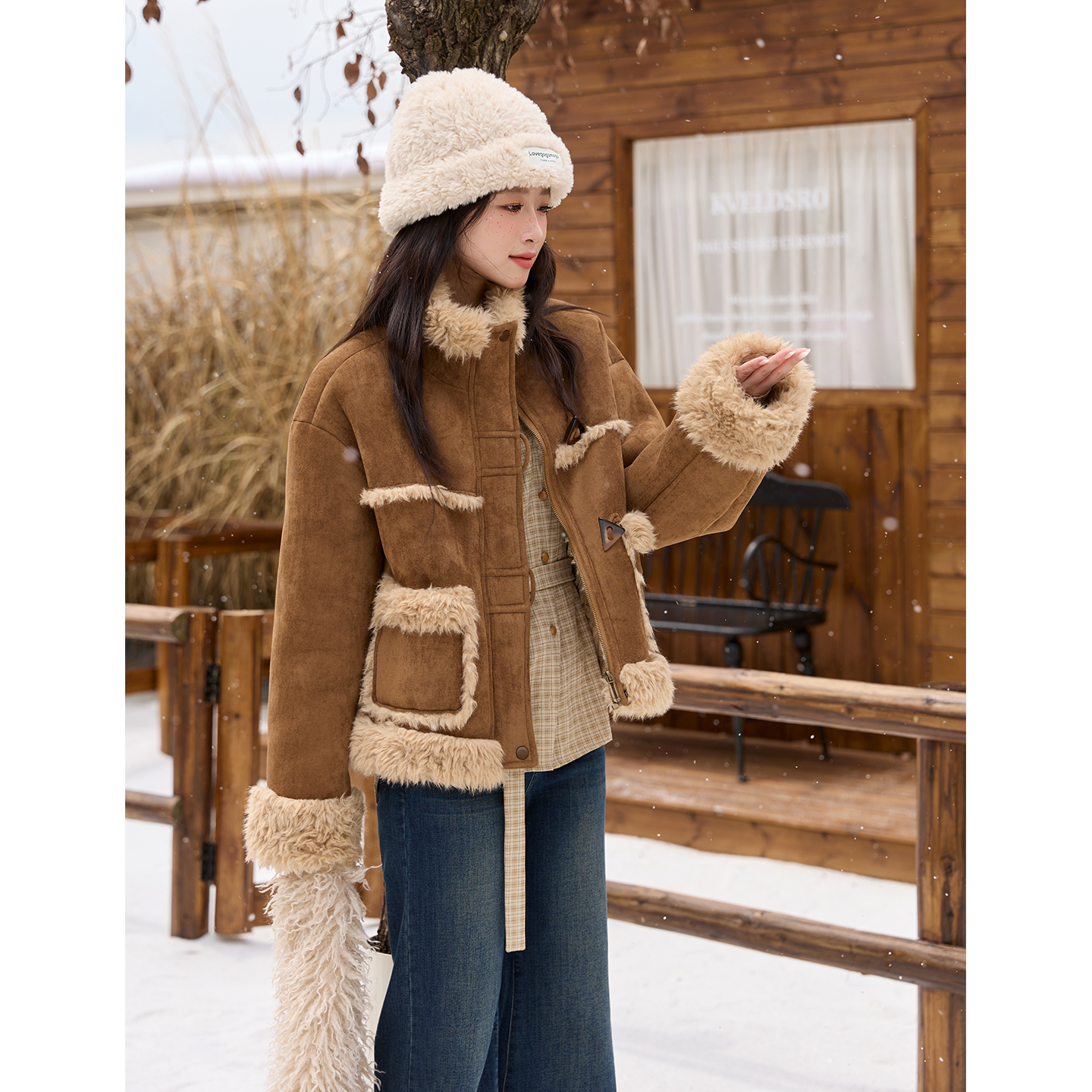 谜秀卡其色外套加厚保暖毛绒内里大衣MXE88W0886 xcymy