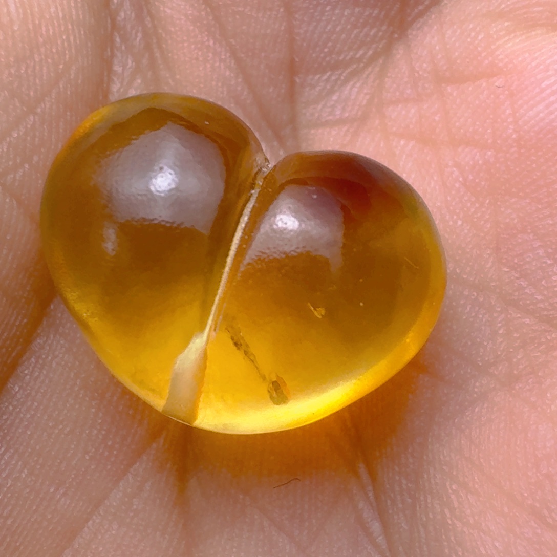 裸石蜜蜡未镶嵌微粉 18.7×14.6×11.8mm