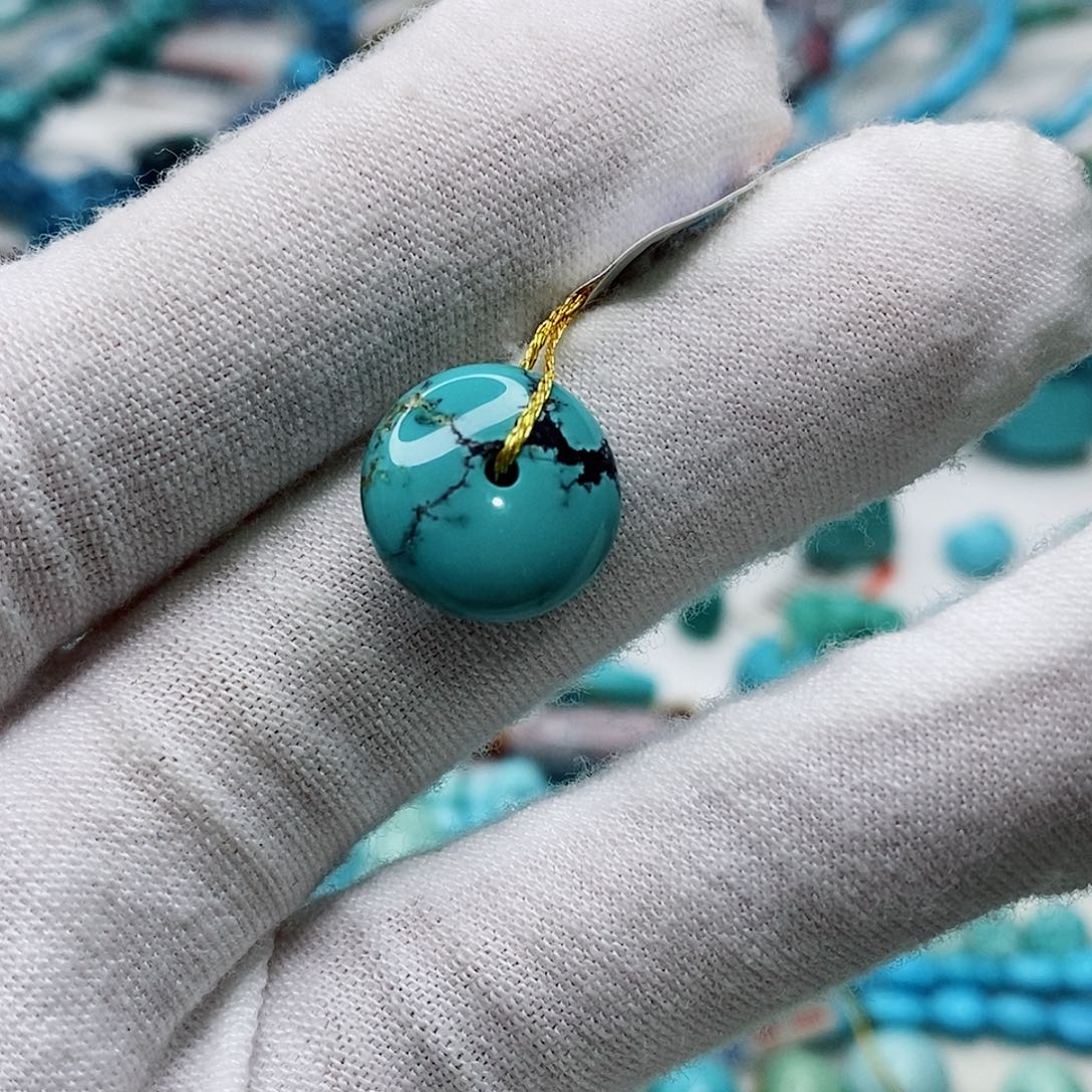 绿松石颈饰未镶嵌