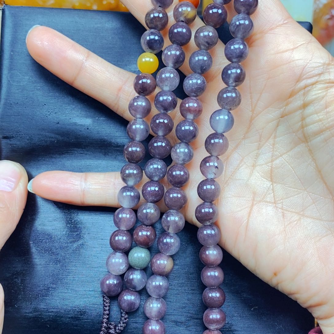 石英质玉（黄龙玉）颈饰未镶嵌