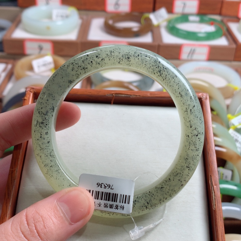 【闪购商品】和田玉手镯未镶嵌58.9