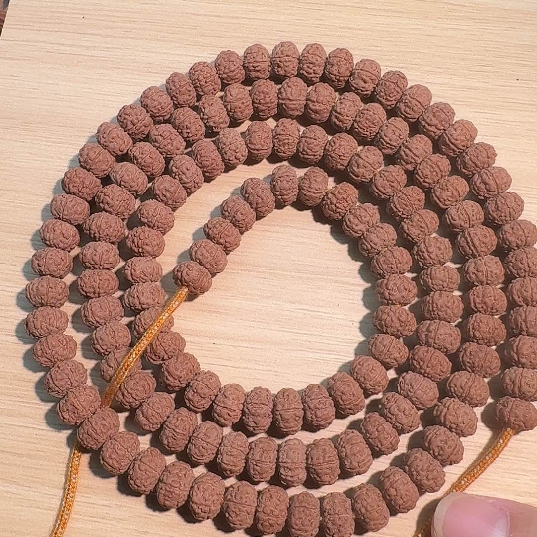 嗷***。吊坠金刚菩提神秘一号六瓣108