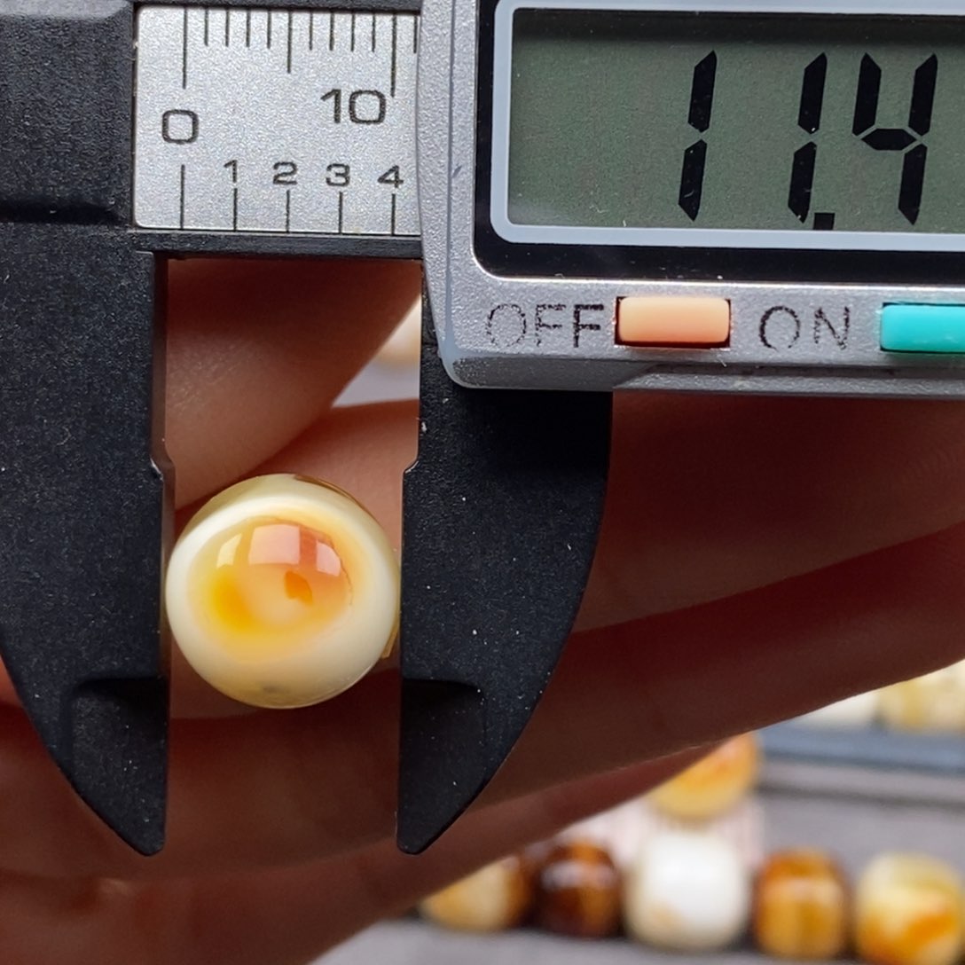 未镶嵌琥珀戒指圆珠