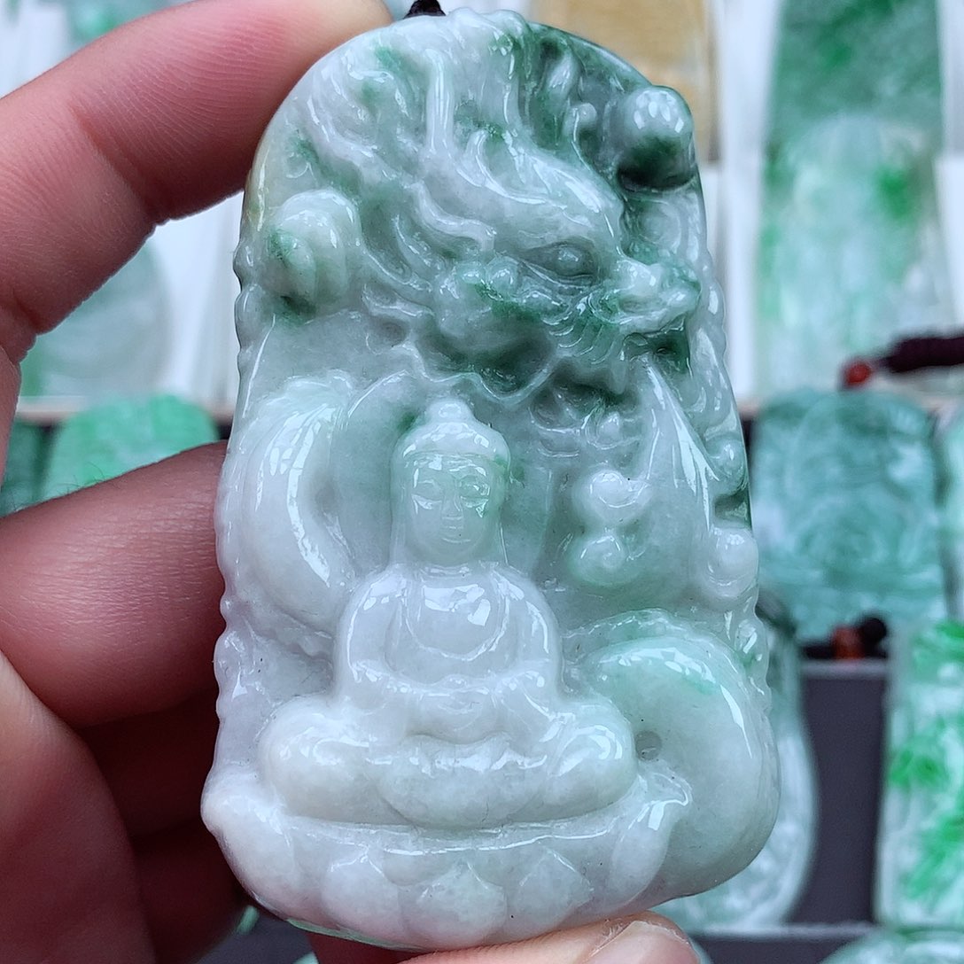 翡翠颈饰未镶嵌翡翠吊坠