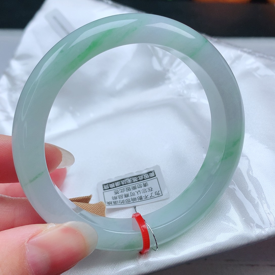 翡翠手镯未镶嵌56+圈