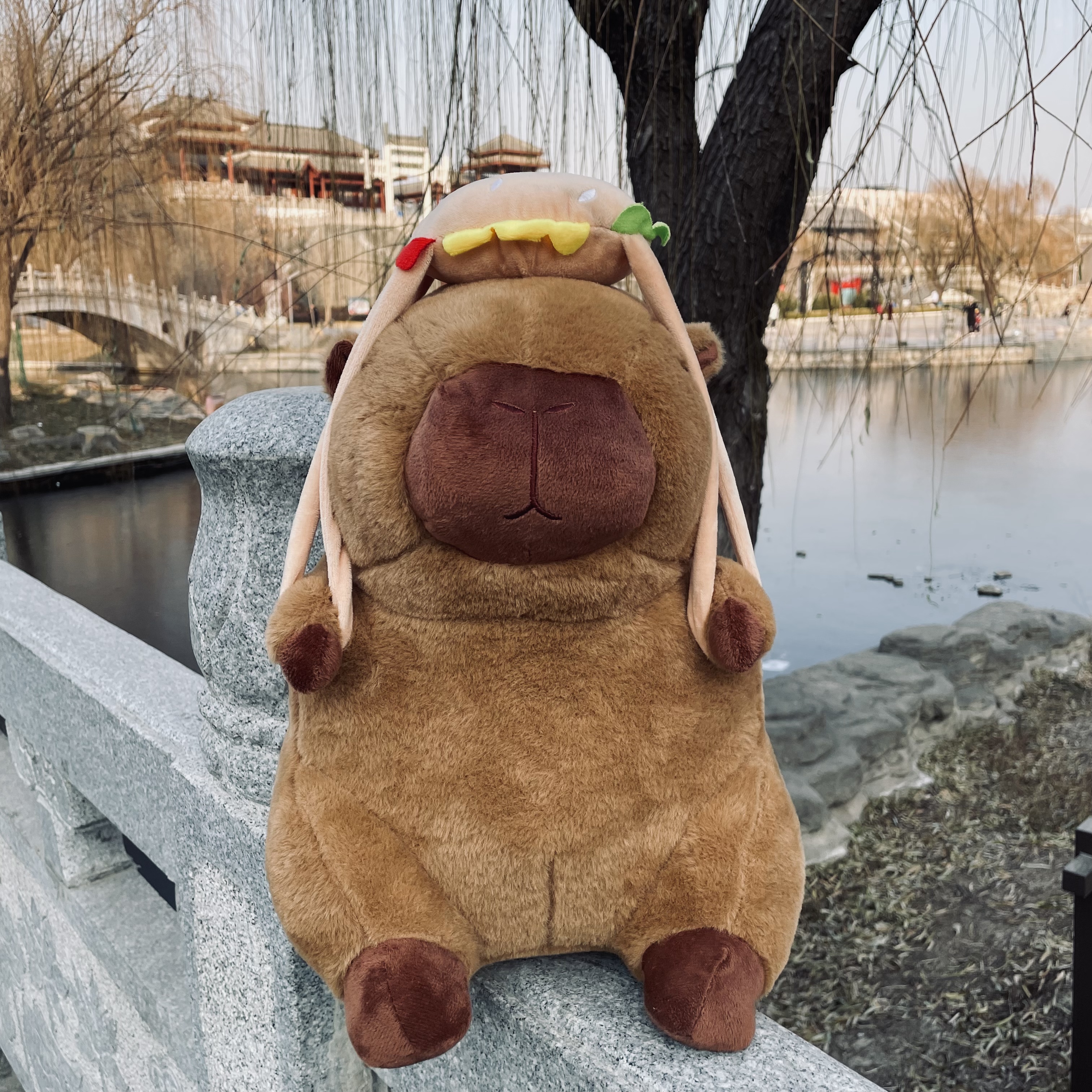 可爱卡皮巴拉汉堡公仔【40cm】误差2cm左右