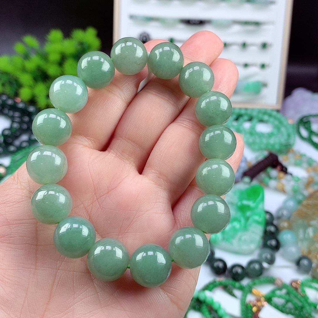 翡翠颈饰未镶嵌手串