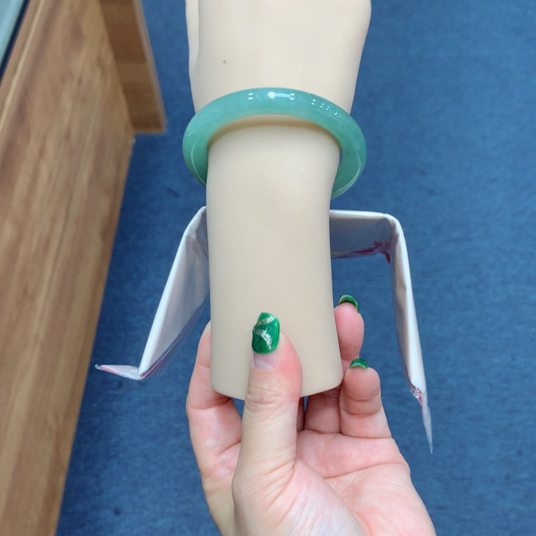 未镶嵌手镯翡翠买断