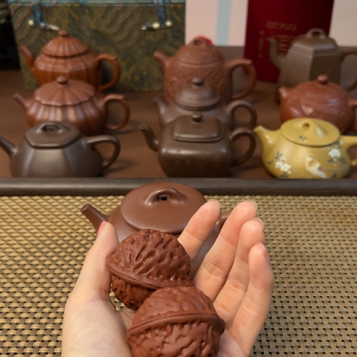 紫砂茶壶文玩核桃一对